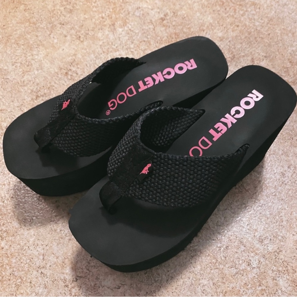 Rocket Dog BigTop platform flip flops